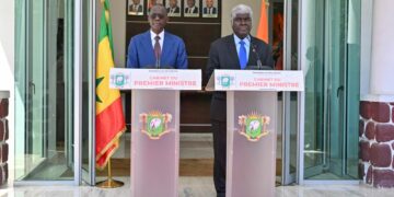 Robert Beugré Mambé et Ahmadou Al Aminou Lô lors de leur rencontre à Abidjan le 19 octobre 2026 sur le renforcement de la coopération entre la Côte d’Ivoire et le Sénégal.