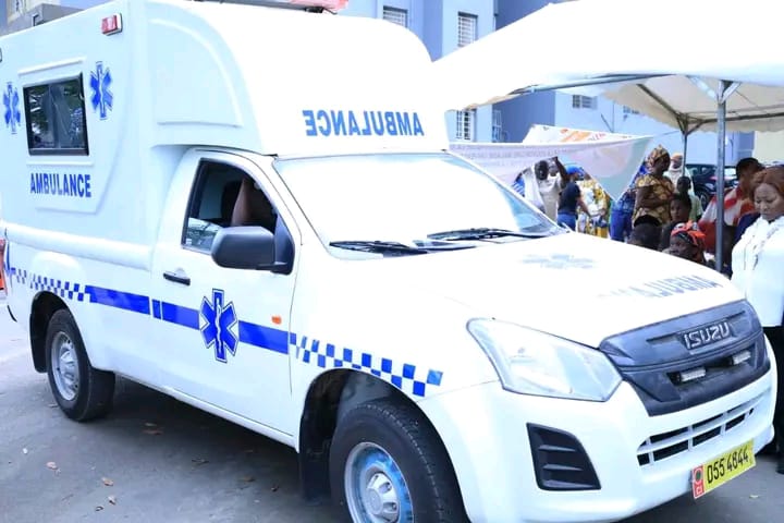 Journée de la santé communautaire à Locodjro, dans la commune d’Attécoubé, avec la remise de deux ambulances médicalisées.