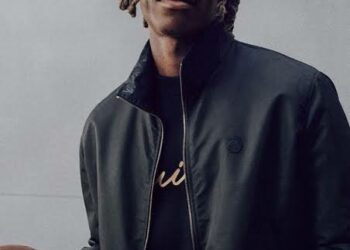 Yan Diomandé dans la campagne Louis Vuitton consacrée aux tenues officielles du Real Madrid pour la saison 2026-2027.