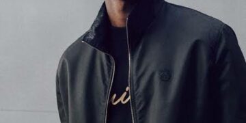 Yan Diomandé dans la campagne Louis Vuitton consacrée aux tenues officielles du Real Madrid pour la saison 2026-2027.
