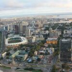 La suppression de la commune du Plateau soulève des questions de droit, de budget et de gouvernance. Pourquoi privilégier une clarification des compétences entre mairie et District d’Abidjan ?